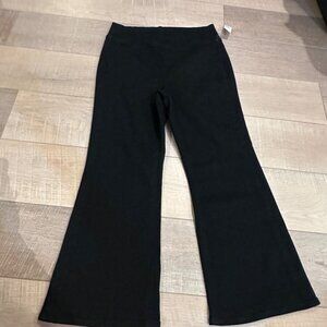 OLD NAVY WOMENS BLACK HIGH RISE WEEKENDER FLARE PANTS NEW 8 PETITE